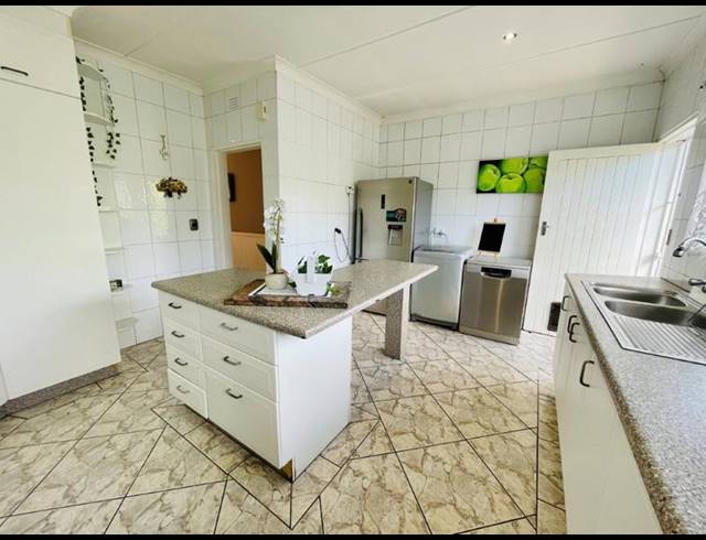 4 BEDROOM HOUSE FOR SALE IN RANDHART